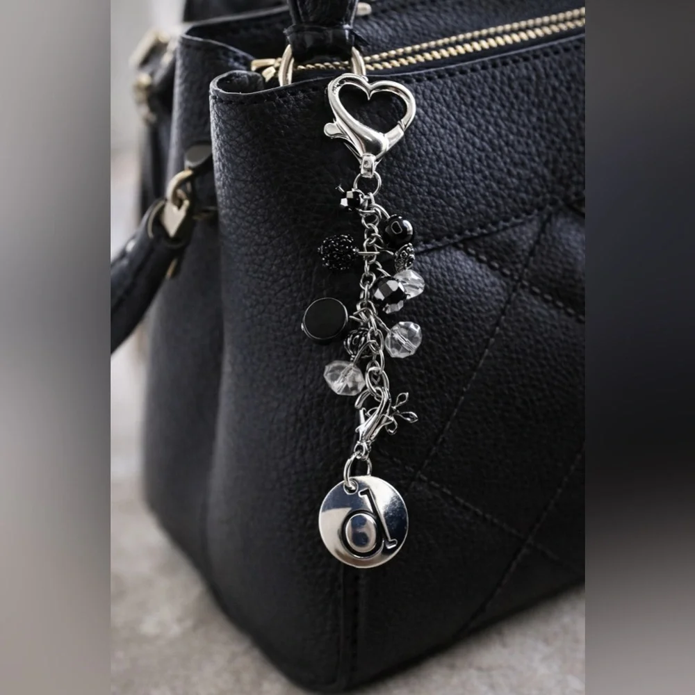 Bag/Purse Charm - Beads and “d” and heart shaped closure! - Picture 1 of 11